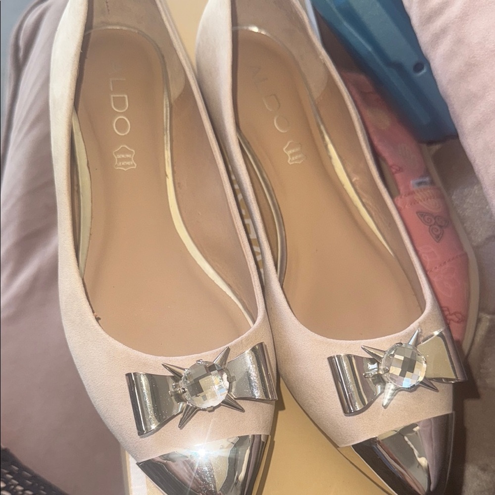 Aldo Cream and Silver Ballet Flats with Metallic Accents